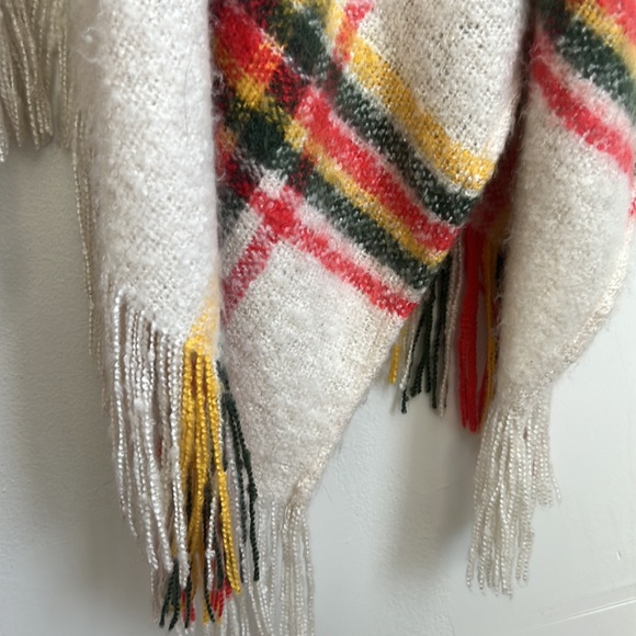 Free People Shawl - Picture 3 of 5